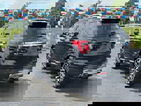 Used 2017 Ford Explorer Platinum image 7