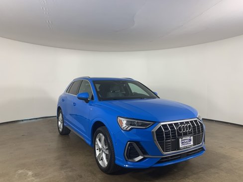 Used 2020 Audi Q3 2.0T Prestige w/ Prestige Package image 4