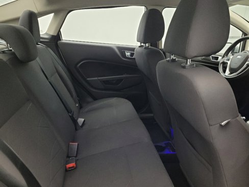Used 2015 Ford Fiesta SE image 19