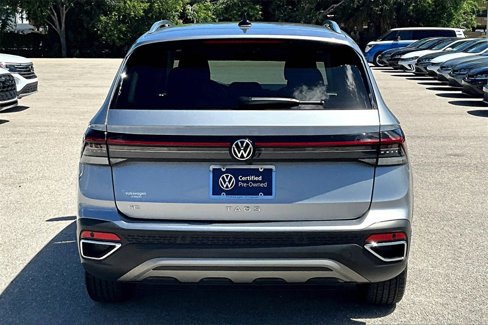 Certified 2025 Volkswagen Taos SE image 6