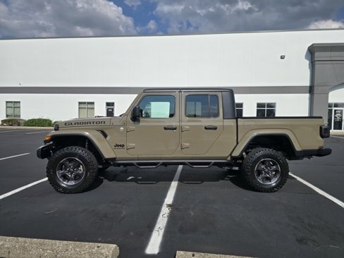 Used 2020 Jeep Gladiator Sport w/ Quick Order Package 24S image 11