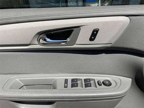 Used 2017 Chevrolet Traverse LS image 18