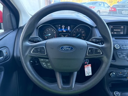 Used 2015 Ford Focus SE image 13