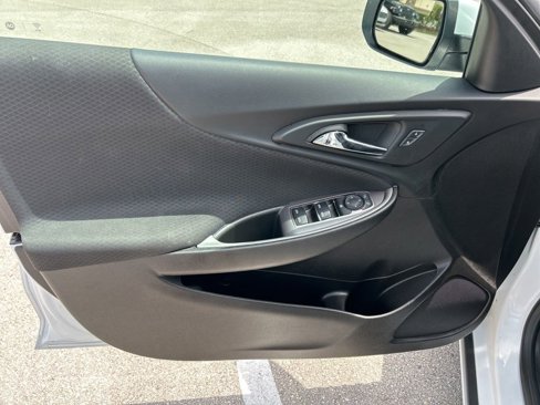 Used 2023 Chevrolet Malibu LT image 11