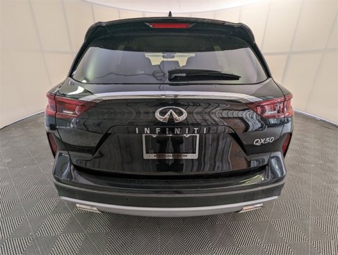 New 2024 INFINITI QX50 Luxe image 9
