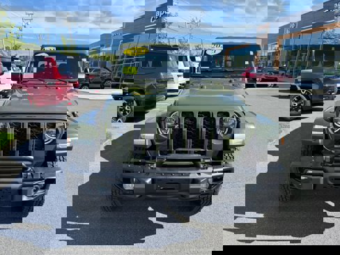 Used 2021 Jeep Gladiator Sport image 2