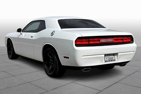 Used 2014 Dodge Challenger SXT image 11