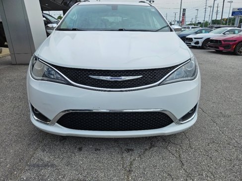 Used 2020 Chrysler Pacifica Limited image 9