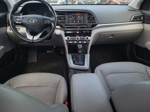 Used 2020 Hyundai Elantra Limited image 27