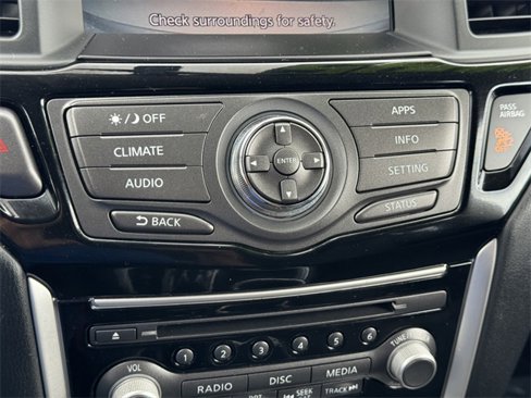 Used 2018 Nissan Pathfinder S image 18