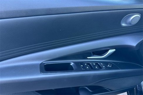 Certified 2024 Hyundai Elantra SE image 11