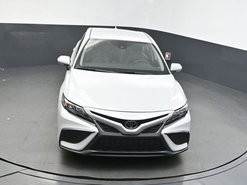 Used 2024 Toyota Camry SE image 33