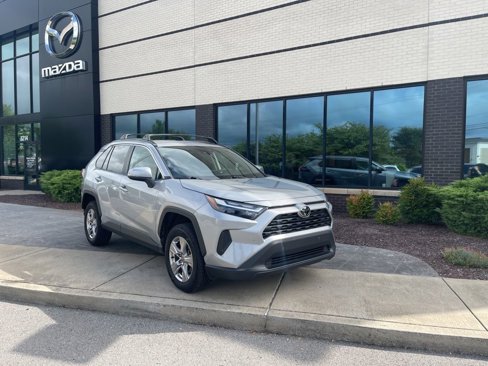 Used 2022 Toyota RAV4 XLE image 1