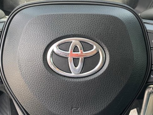 Used 2020 Toyota Corolla LE image 39
