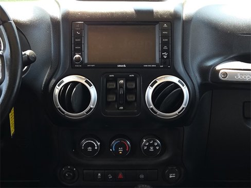 Used 2012 Jeep Wrangler Unlimited Sahara w/ Connectivity Group image 11