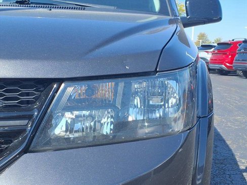 Used 2019 Dodge Journey SE image 22