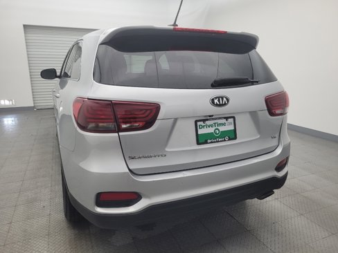 Used 2020 Kia Sorento LX image 6