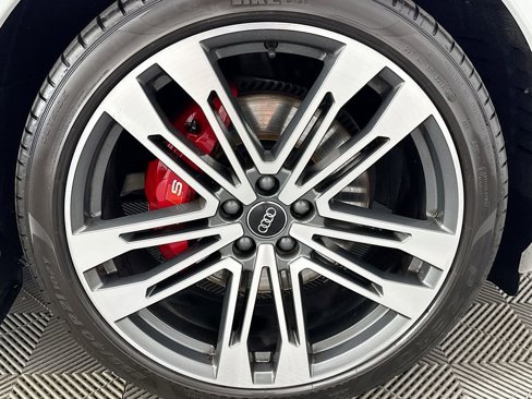 Used 2020 Audi SQ5 Premium Plus w/ Premium Plus Package image 31