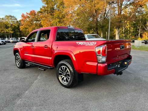 Used 2021 Toyota Tacoma TRD Sport w/ Technology Package image 10