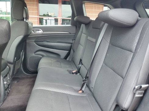Used 2018 Jeep Grand Cherokee Laredo image 33