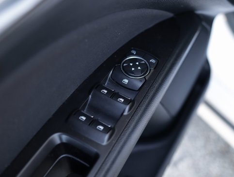 Used 2018 Ford Fusion SE w/ Equipment Group 201A image 23