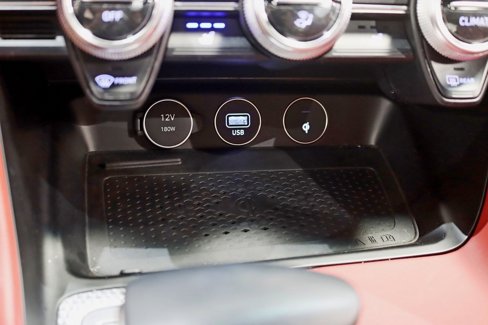 Used 2023 Genesis G70 2.0T w/ Sport Prestige Package image 23