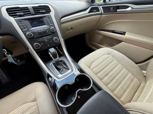 Used 2016 Ford Fusion SE image 17