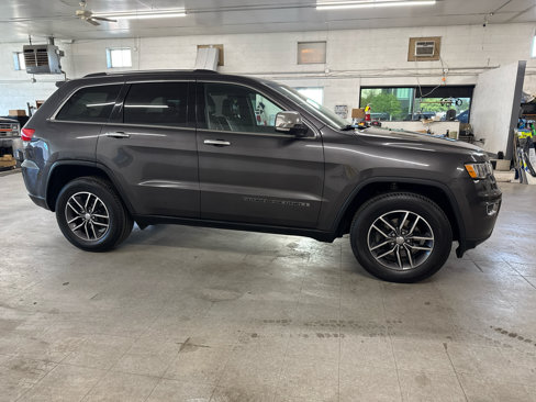 Used 2018 Jeep Grand Cherokee Limited image 5