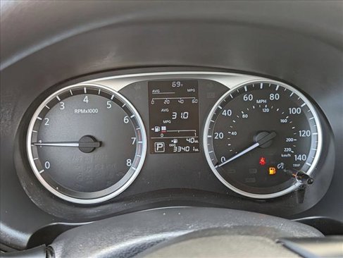 Used 2020 Nissan Kicks S image 11