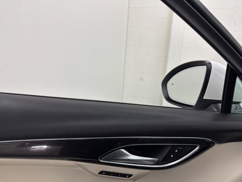 Used 2021 Buick Envision Essence image 36