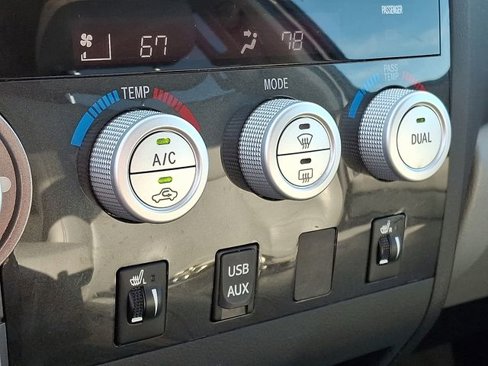 Used 2010 Toyota Tundra Limited image 18