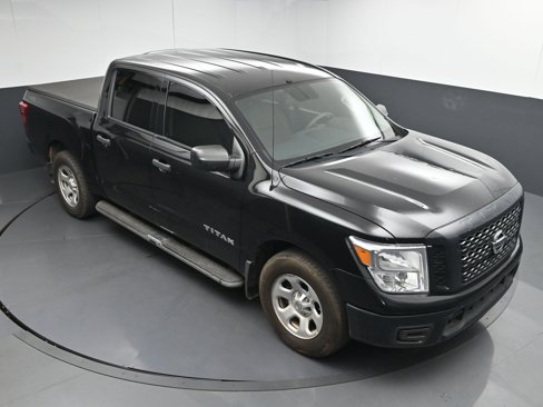 Used 2017 Nissan Titan S image 29