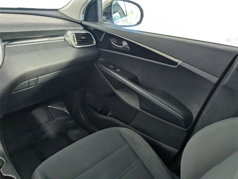 Used 2019 Kia Sorento L image 10