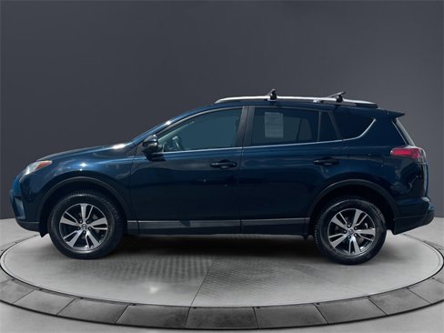 Used 2018 Toyota RAV4 XLE image 2