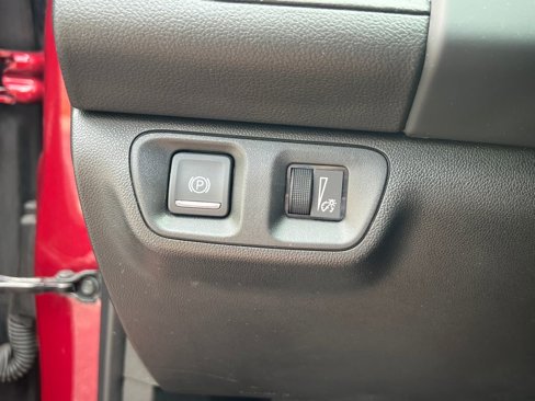Used 2020 GMC Acadia SLE image 16