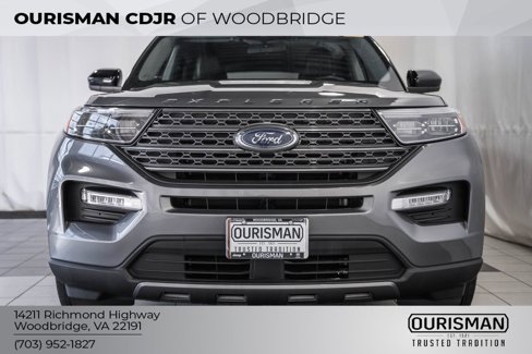 Used 2022 Ford Explorer XLT w/ Equipment Group 202A image 2