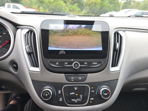 Used 2020 Chevrolet Malibu LS w/ Driver Confidence Package II image 15