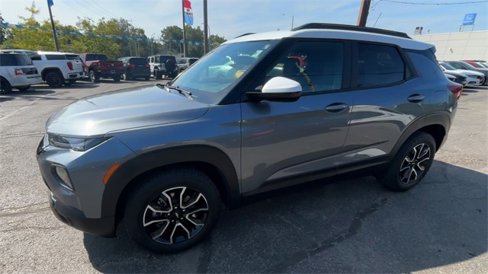 Used 2021 Chevrolet TrailBlazer ACTIV w/ Technology Package image 4