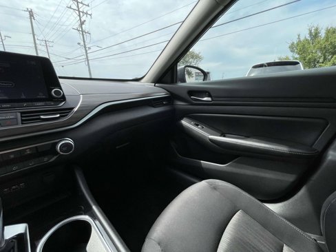 Used 2024 Nissan Altima 2.5 SV image 29