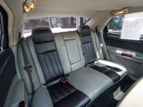 Used 2007 Chrysler 300 C image 29