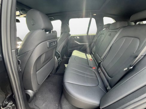 Used 2022 BMW X5 xDrive40i w/ Premium Package image 13
