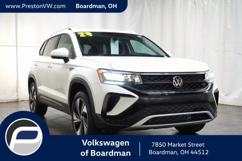 Certified 2024 Volkswagen Taos SE image 1