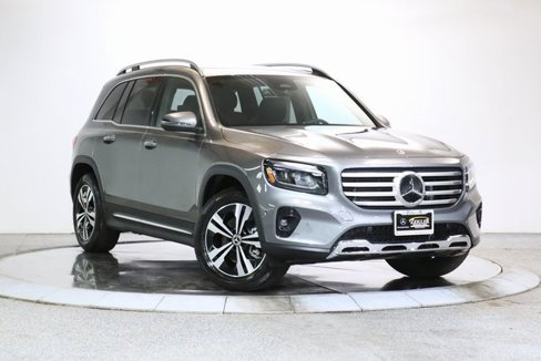 Used 2025 Mercedes-Benz GLB 250 4MATIC image 1