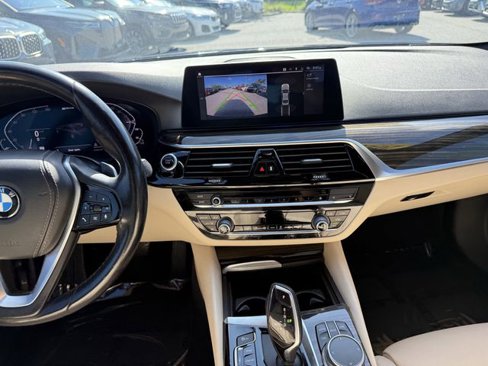 Used 2020 BMW 530e w/ Convenience Package image 15