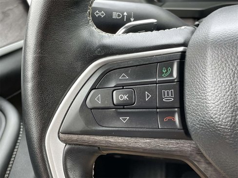 Used 2022 Jeep Grand Cherokee Limited image 21