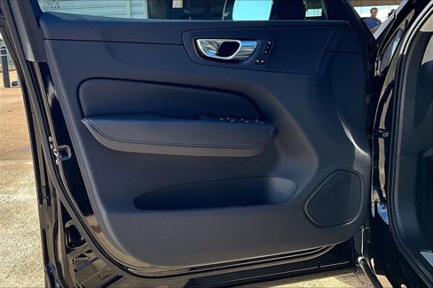 New 2025 Volvo XC60 B5 Plus w/ Protection Package Premier image 11