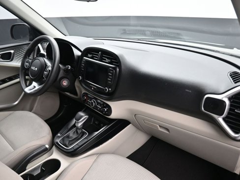 Used 2023 Kia Soul LX image 37
