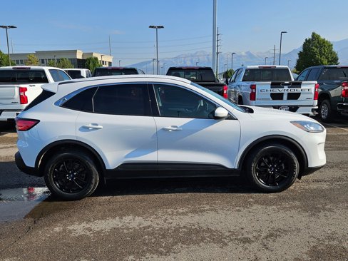 Used 2021 Ford Escape SE w/ Convenience Package image 2