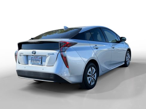 Used 2018 Toyota Prius Four image 5