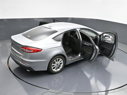 Used 2020 Ford Fusion SE image 41